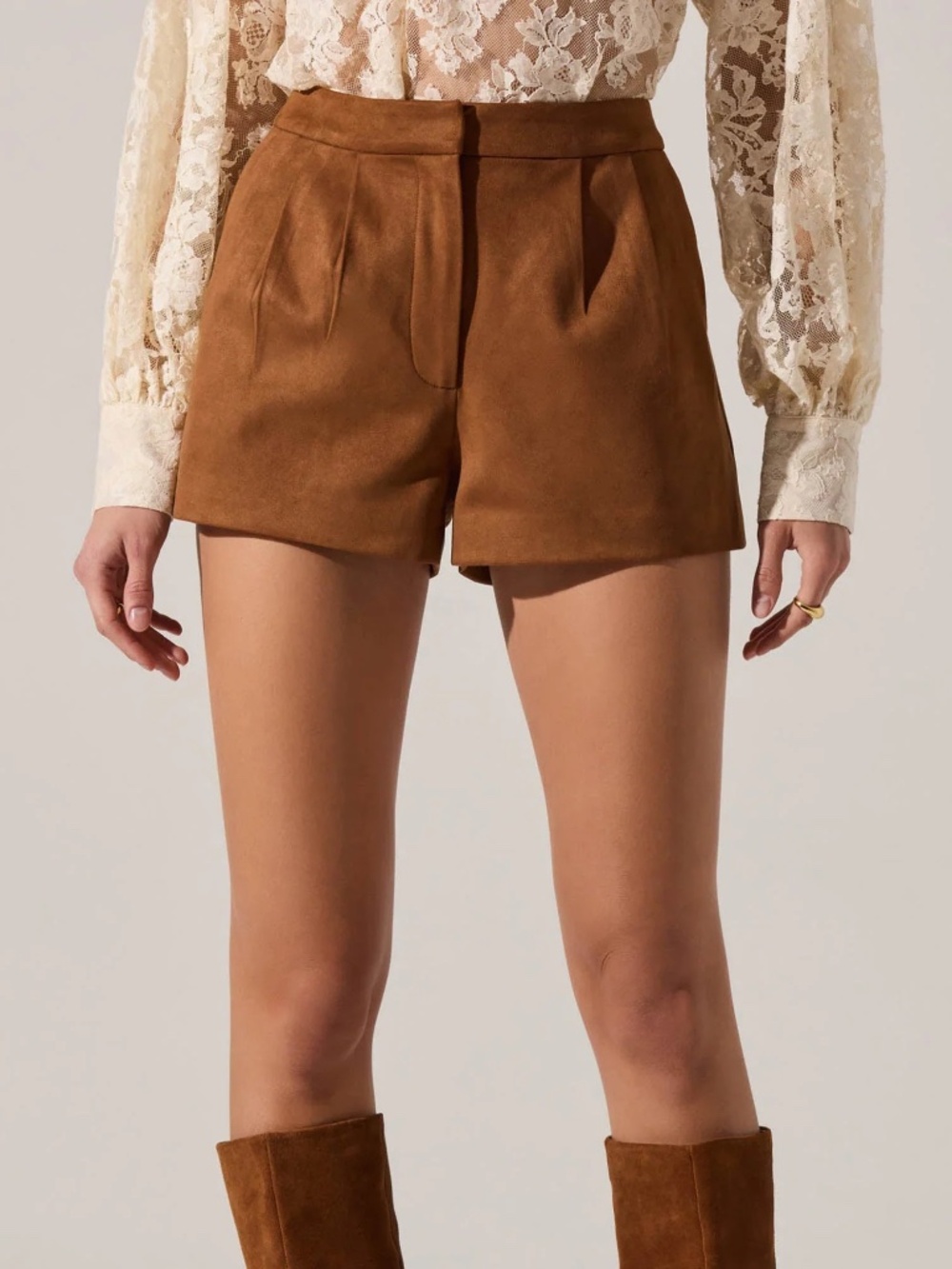 NWT ASTR - FAUX SUEDE SHORTS / CAMEL